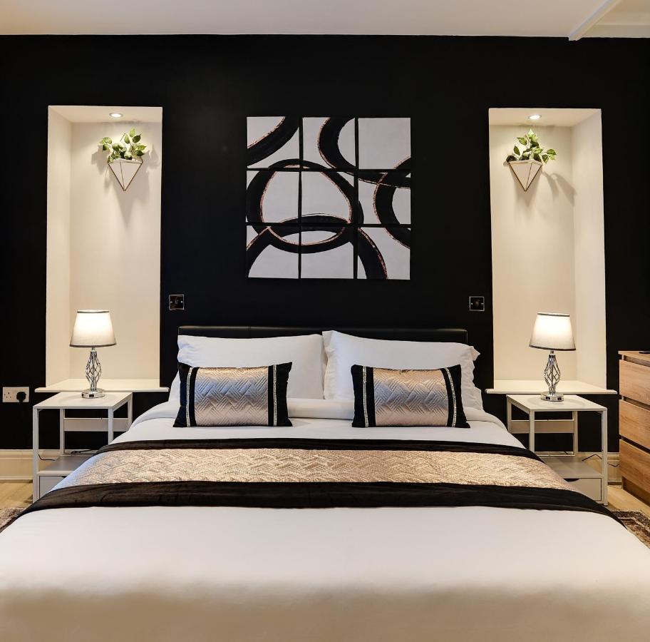 Wigan Central I 1 & 2 Bed Executive Apartments I Family Rooms I Private Balcony I Free Parking Eksteriør billede
