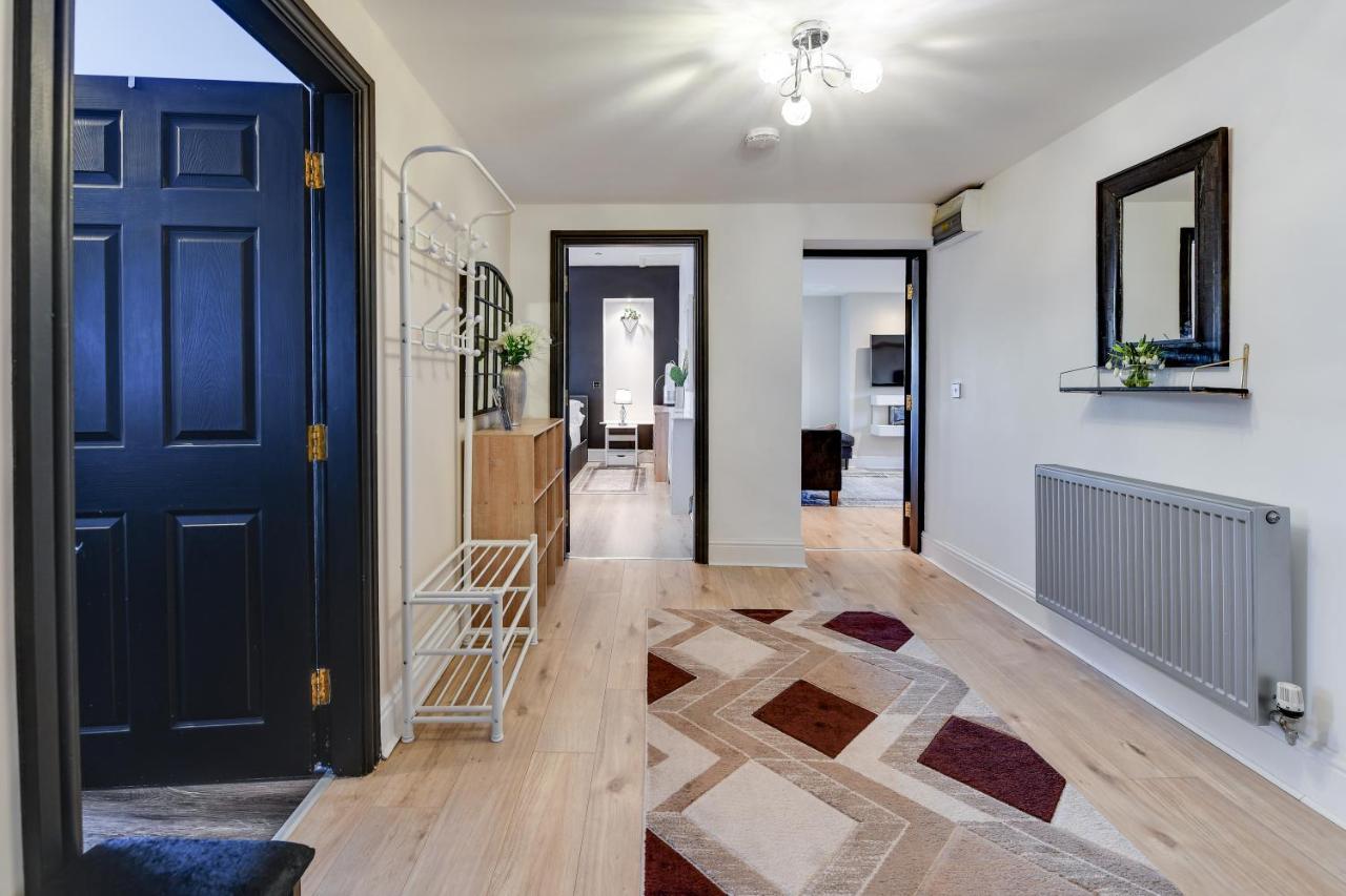 Wigan Central I 1 & 2 Bed Executive Apartments I Family Rooms I Private Balcony I Free Parking Eksteriør billede