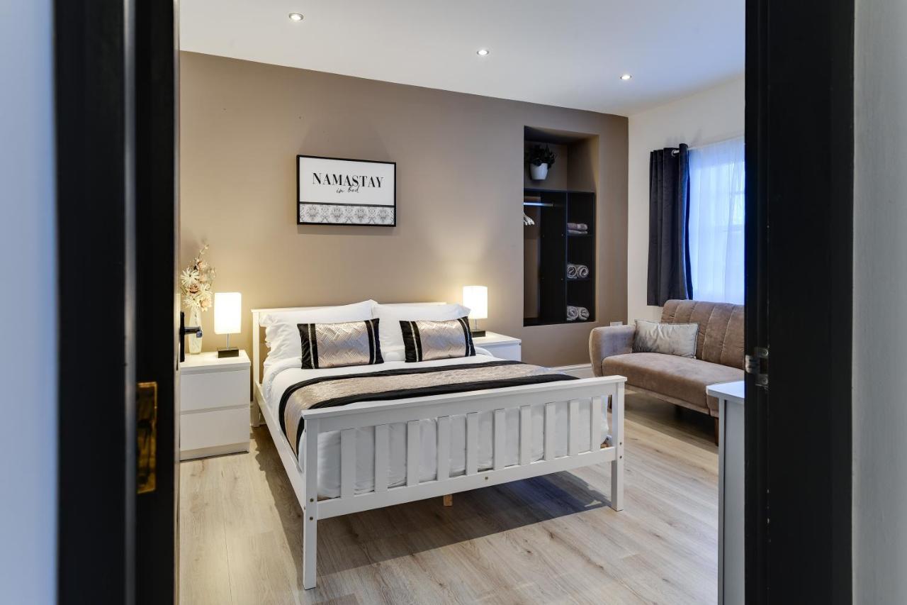 Wigan Central I 1 & 2 Bed Executive Apartments I Family Rooms I Private Balcony I Free Parking Eksteriør billede