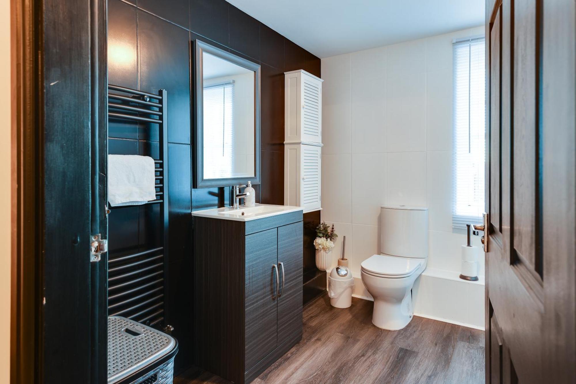 Wigan Central I 1 & 2 Bed Executive Apartments I Family Rooms I Private Balcony I Free Parking Eksteriør billede